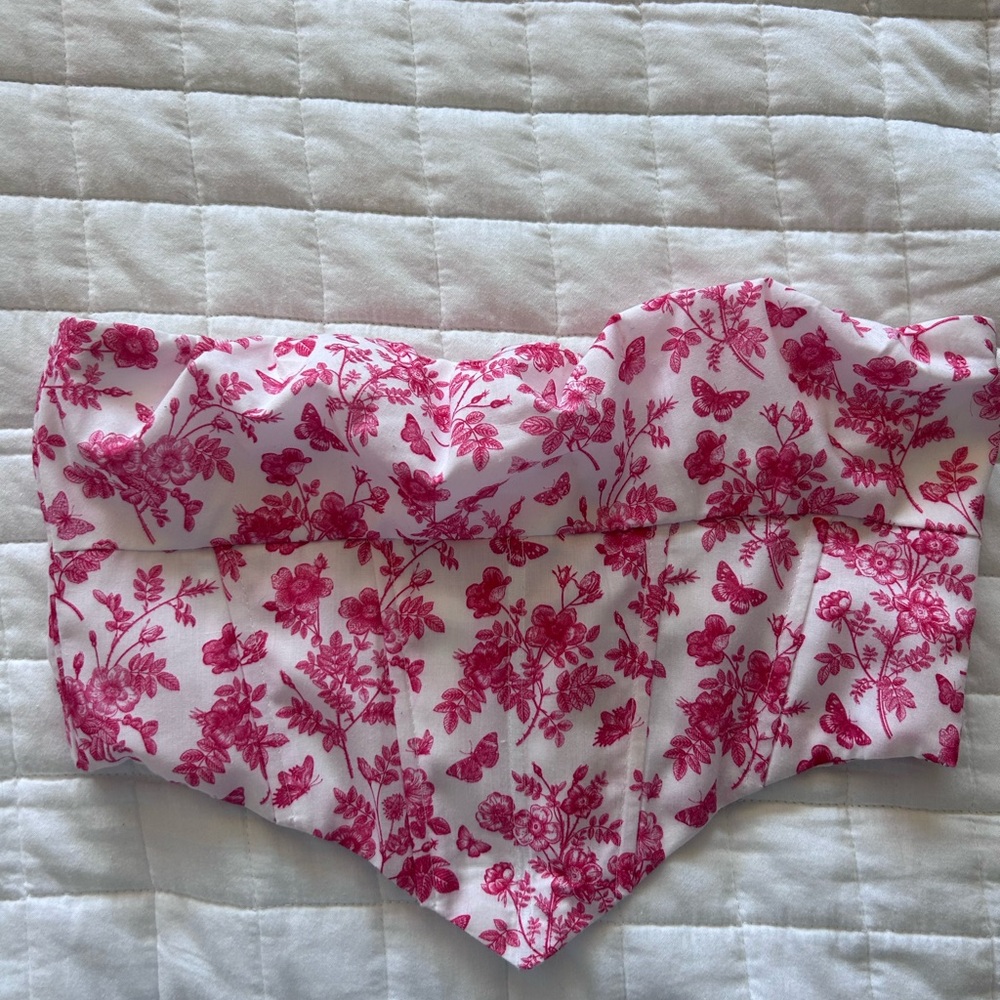 princess polly juliette bustier top. don’t purchase rn, out of town!!